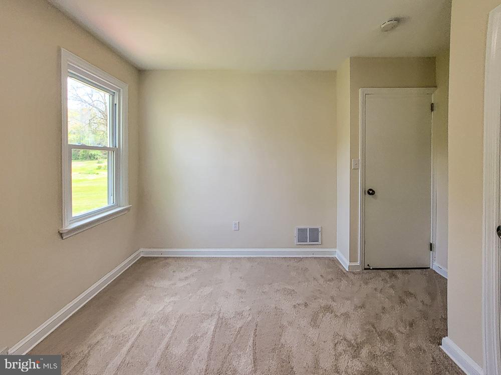 2855 Larkin Road Marcus Hook, PA 19061 - Photo 14 of 20 Gallery Image 14
