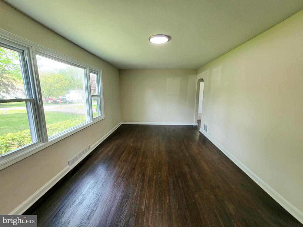 2855 Larkin Road Marcus Hook, PA 19061 - Photo 10 of 20 Gallery Image 10