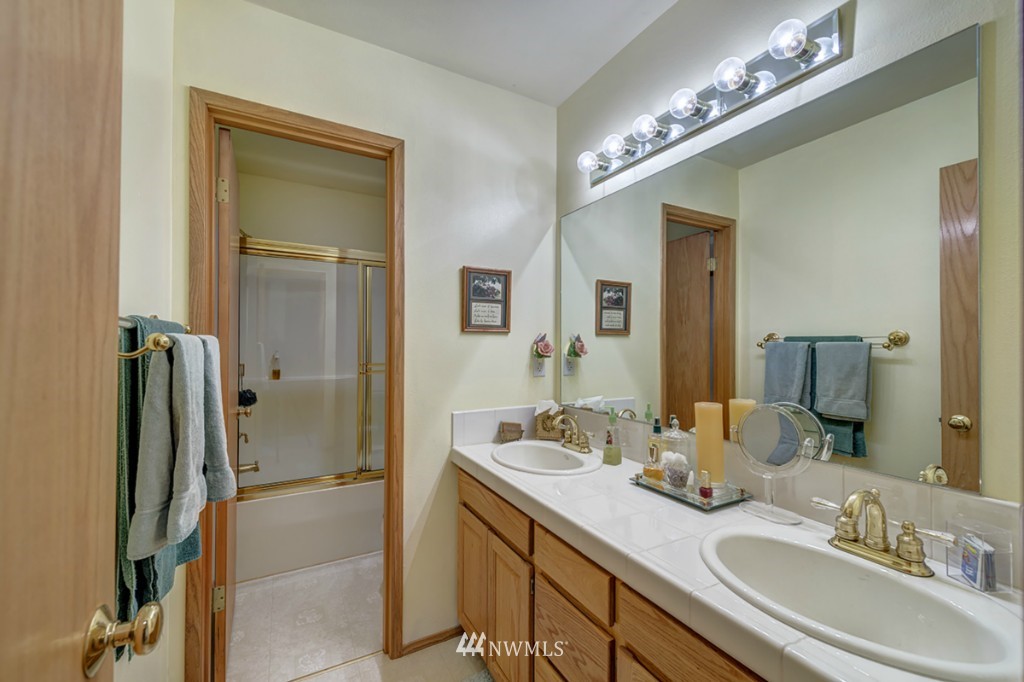 430 201st Street Southeast Bothell, WA 98012 - Photo 16 of 20