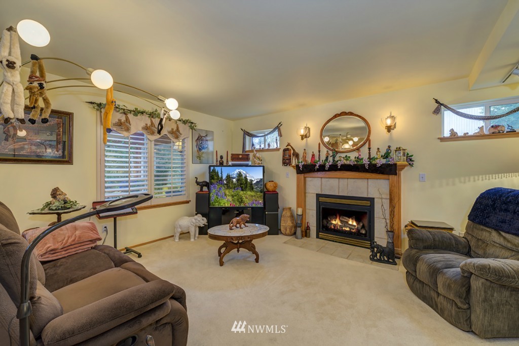 430 201st Street Southeast Bothell, WA 98012 - Photo 5 of 20