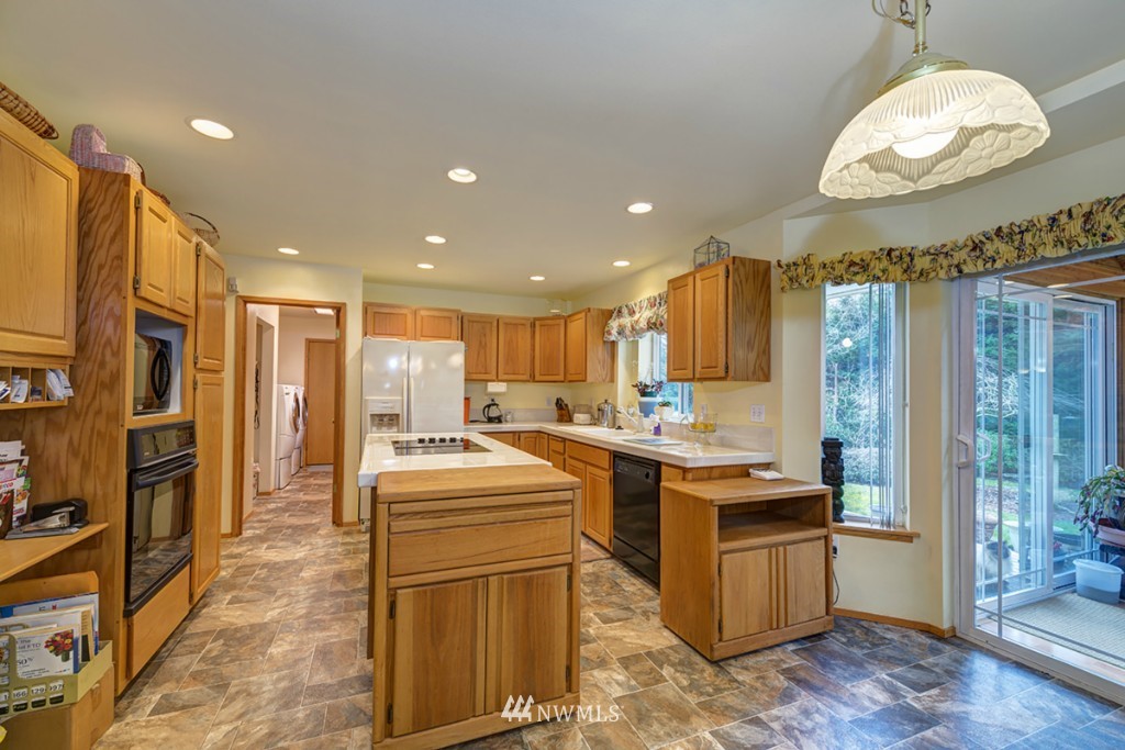 430 201st Street Southeast Bothell, WA 98012 - Photo 8 of 20