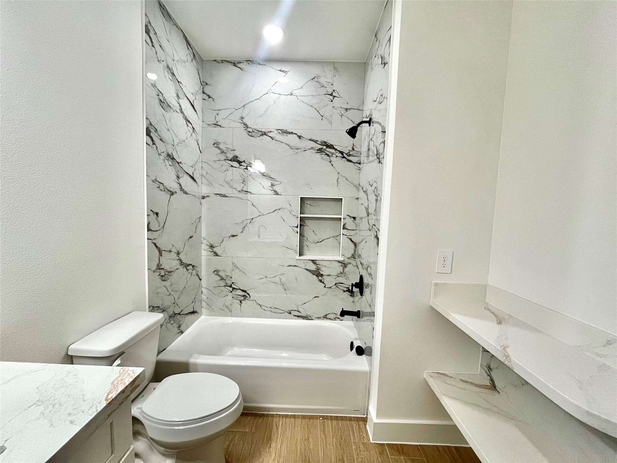 5710 Delmack Street, Unit A Houston, TX 77032 - Photo 18 of 23 Bathroom #2