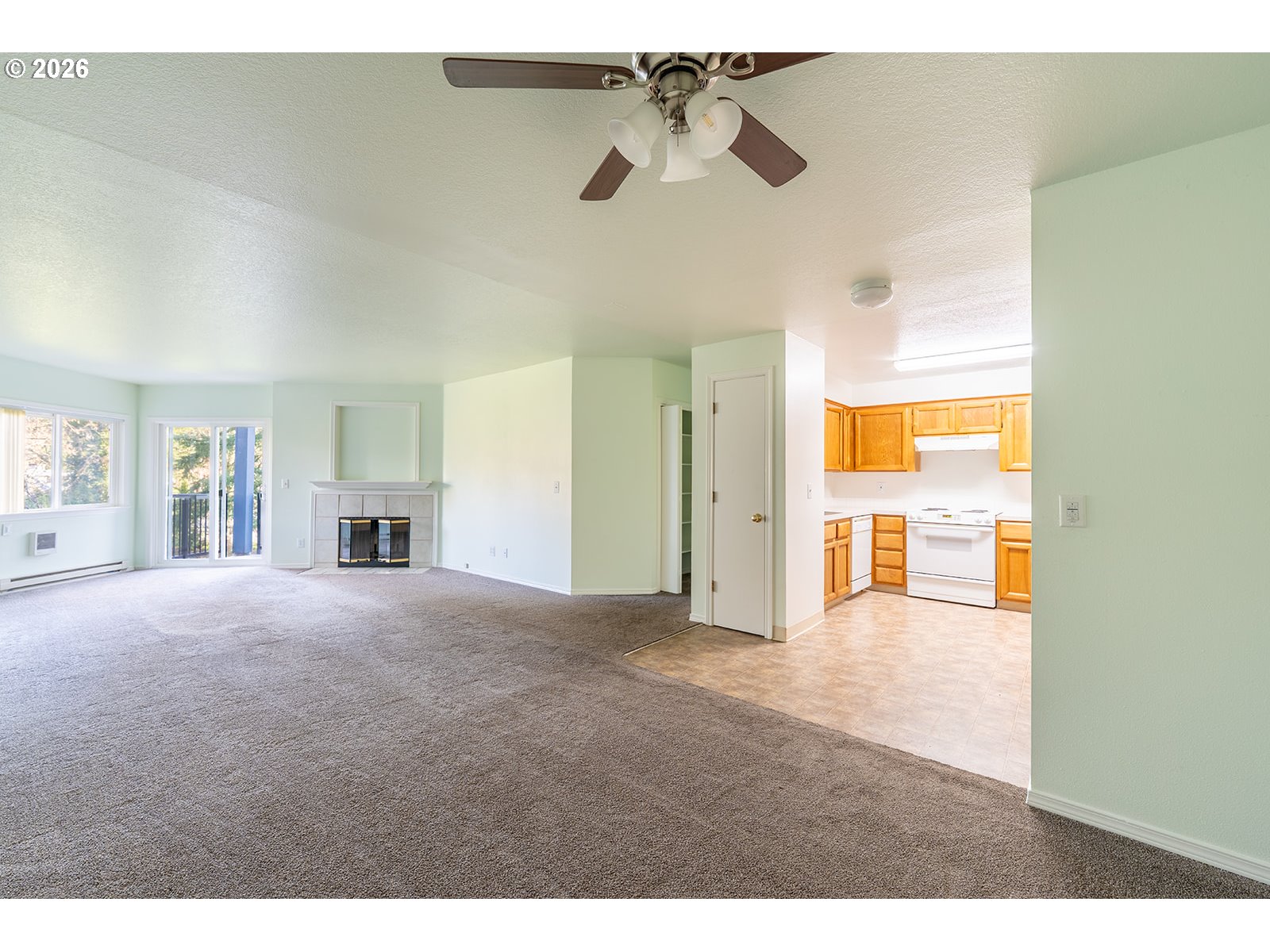 8720 Southwest Tualatin Road, Unit 206 Tualatin, OR 97062 - Photo 3 of 28