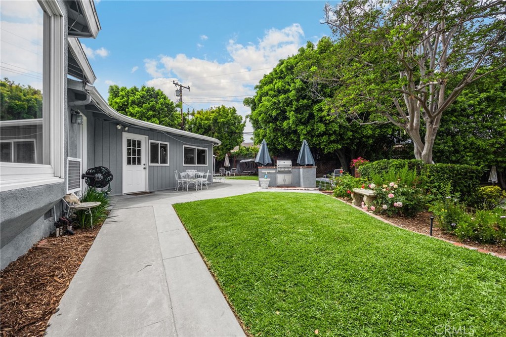 419 East Sunny Hills Road Fullerton, CA 92835 - Photo 25 of 33