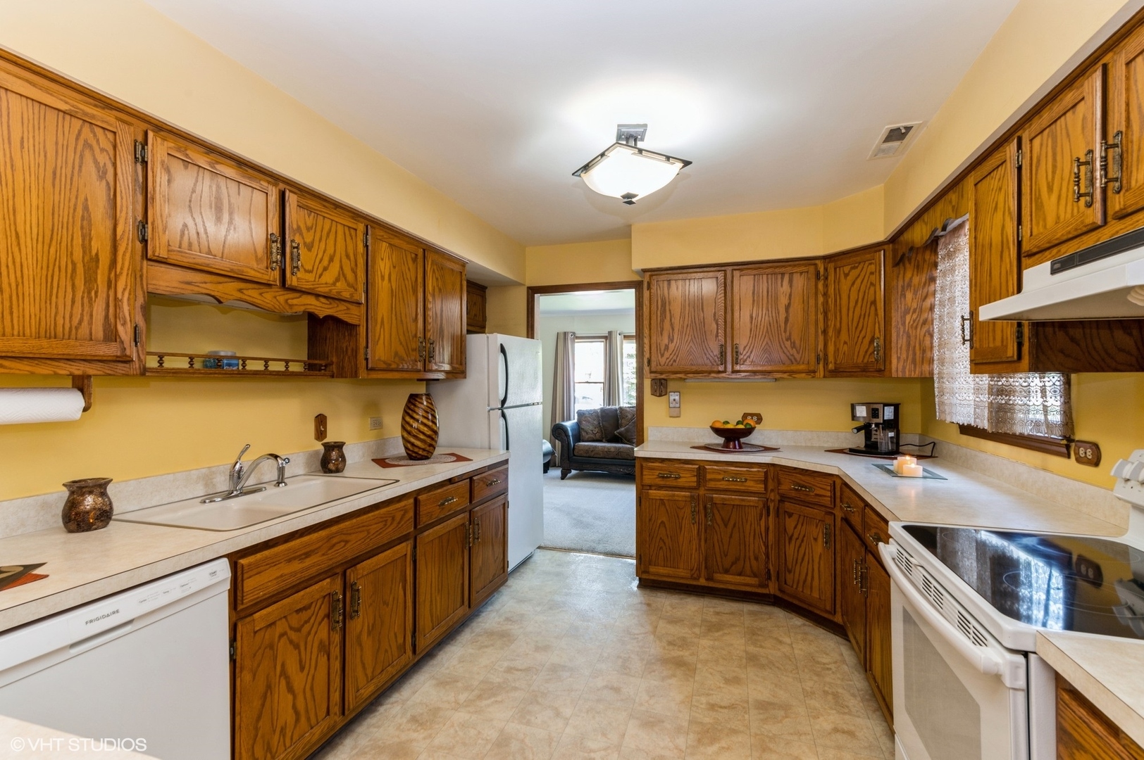 2133 Hawthorne Road Homewood, IL 60430 - Photo 3 of 10