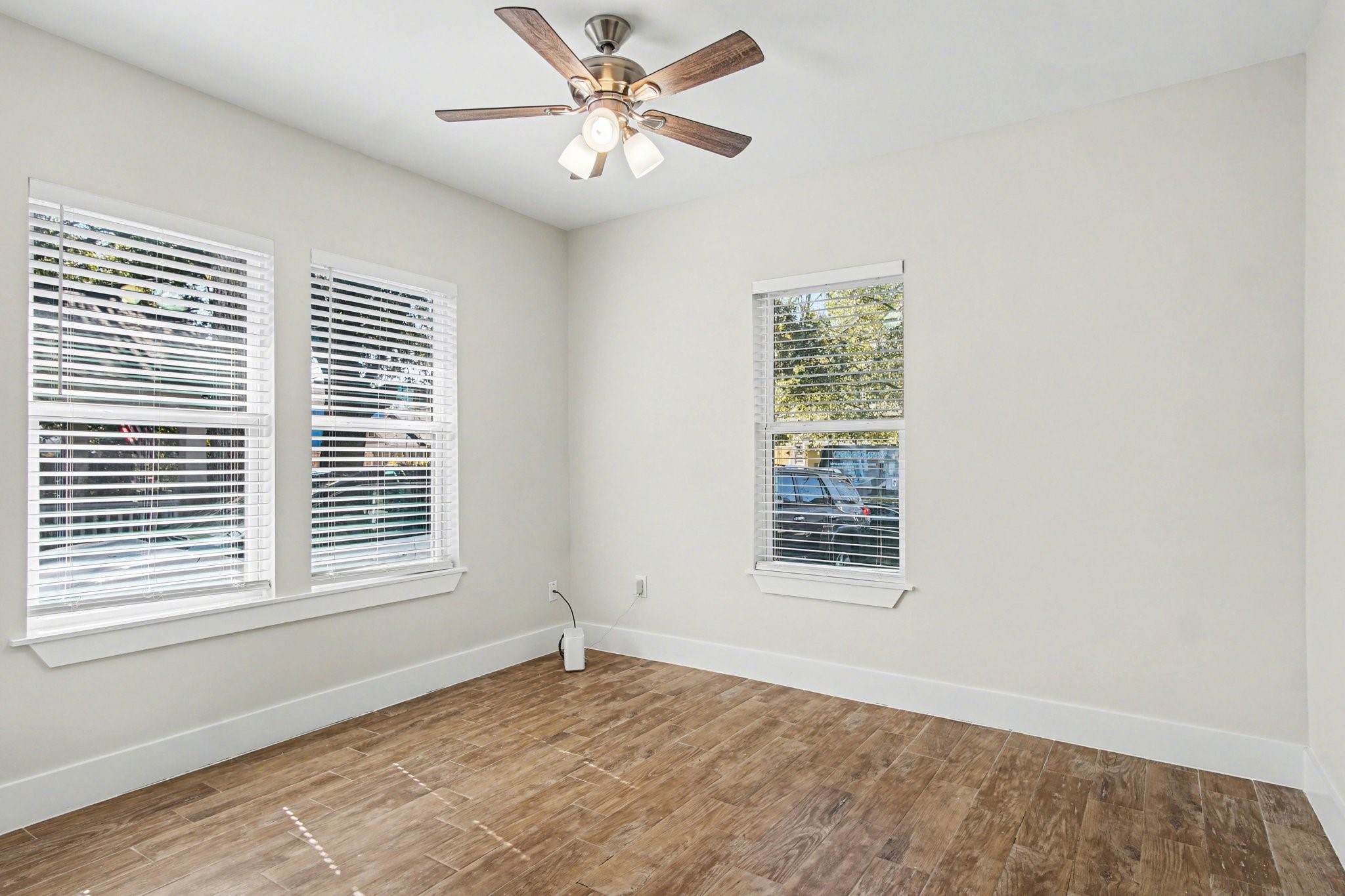 2012 Sheldon Street Houston, TX 77008 - Photo 15 of 28 Bedroom 3