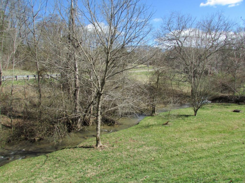 660 Fox Meadow Road, Unit 5 Elizabethton, TN 37643 - Photo 4 of 23 Photo 4