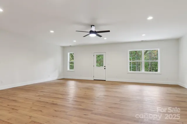 a view of a garage room