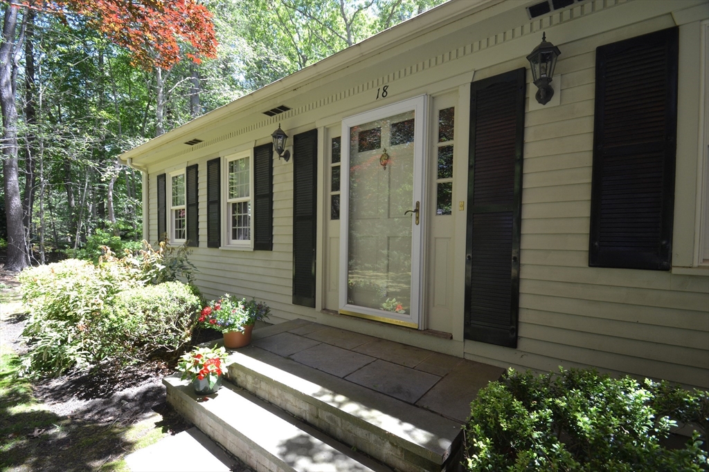 18 Bennett Road Rochester, MA 02770 - Photo 3 of 42