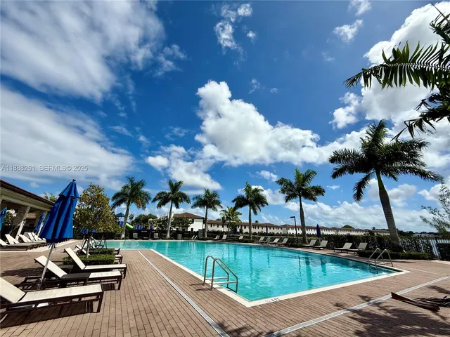 $455,900 | 400 Northeast 208th Terrace, Unit 400, Miami, FL 33179