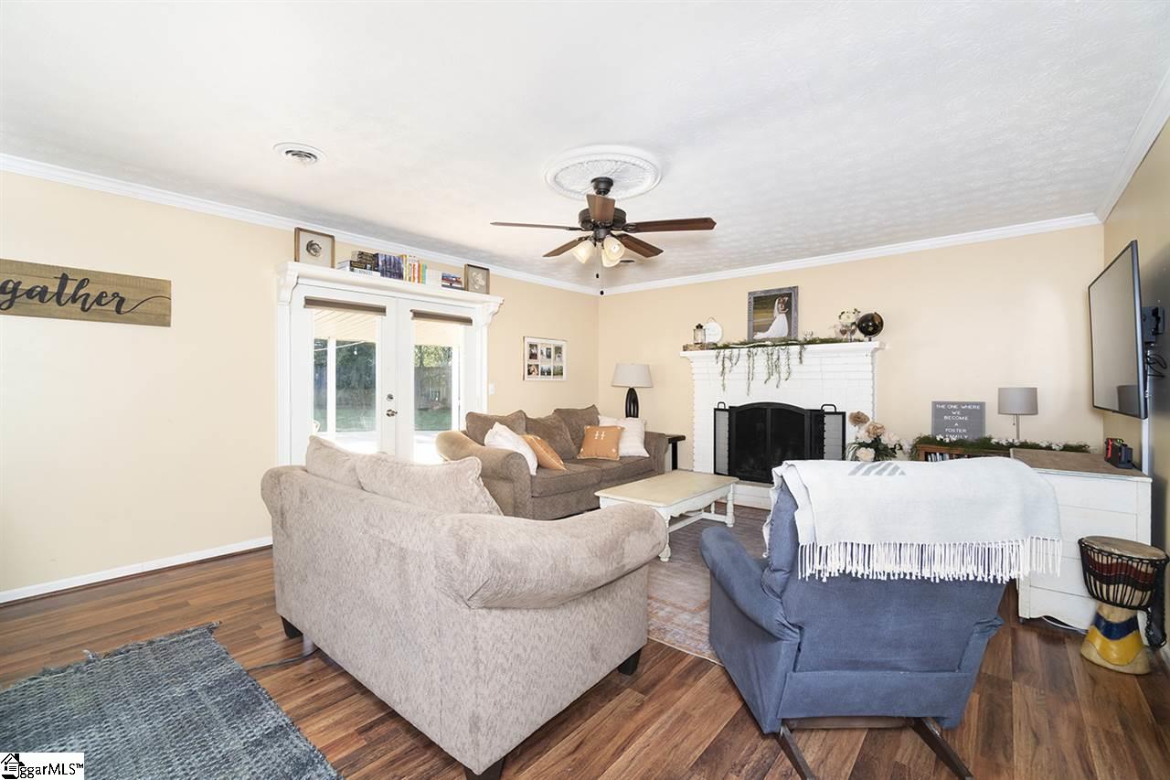 504 Brookmere Road Simpsonville, SC 29681 - Photo 8 of 25 Gallery Image 8