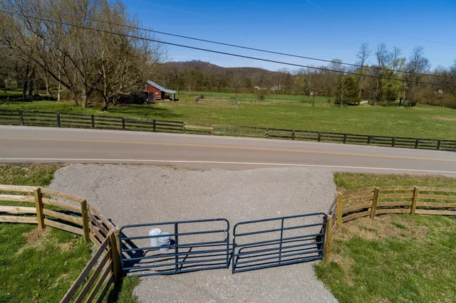 $1,599,000 | 6876 Giles Hill Road, College Grove, TN 37046