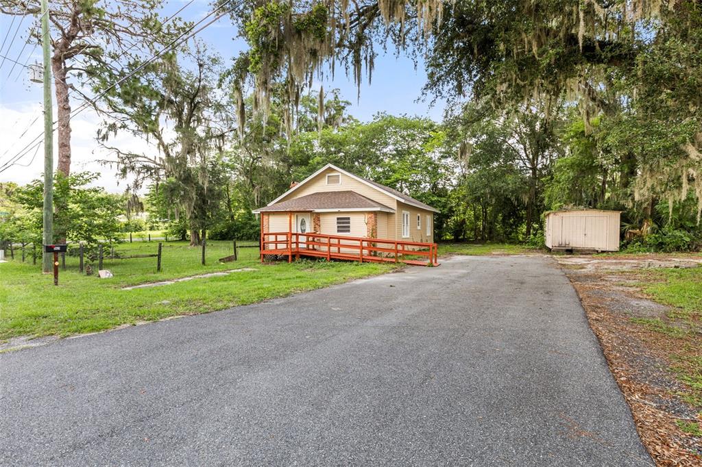 1921 Northeast 8th Road Ocala, FL 34470 - Photo 5 of 49