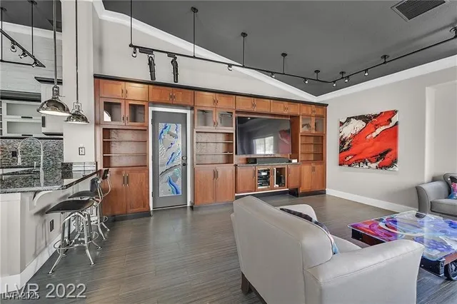 $2,295 | 5955 Sunlight Garden Way, Las Vegas, NV 89118