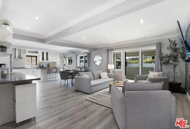 $1,539,000 | 7735 Isis Avenue, Los Angeles, CA 90045