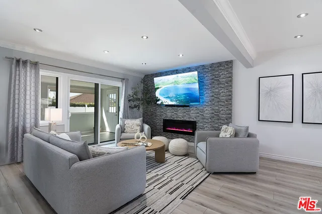 $1,539,000 | 7735 Isis Avenue, Los Angeles, CA 90045