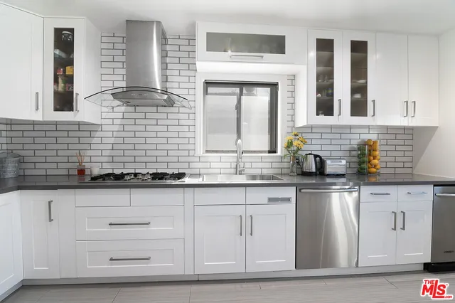 $1,539,000 | 7735 Isis Avenue, Los Angeles, CA 90045