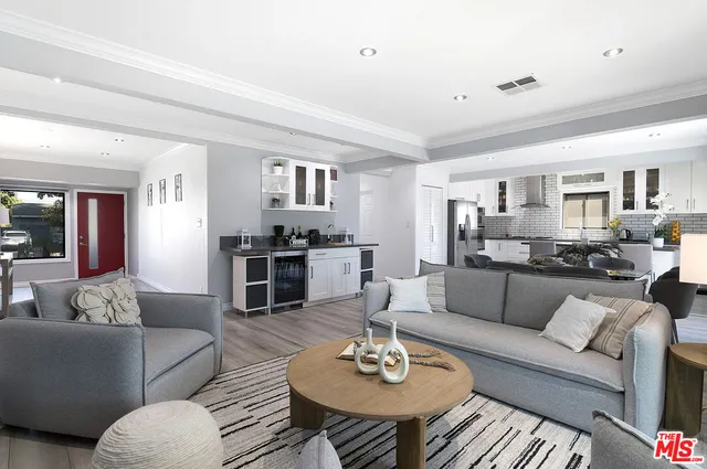 $1,539,000 | 7735 Isis Avenue, Los Angeles, CA 90045