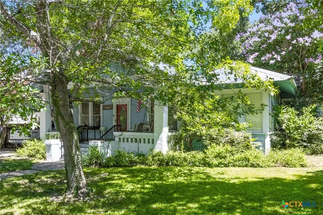 $185,000 | 409 East Bowie Street, Luling, TX 78648