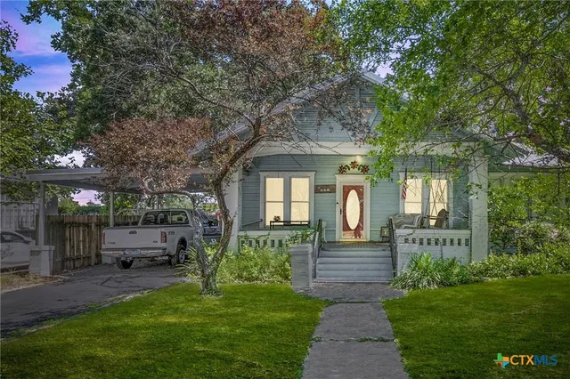 $185,000 | 409 East Bowie Street, Luling, TX 78648