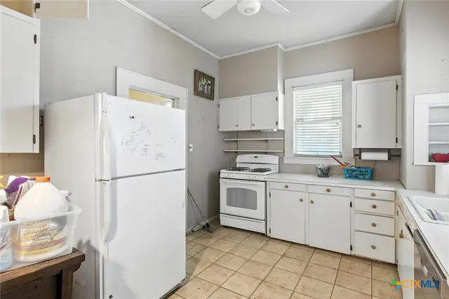 $199,500 | 409 East Bowie Street, Luling, TX 78648