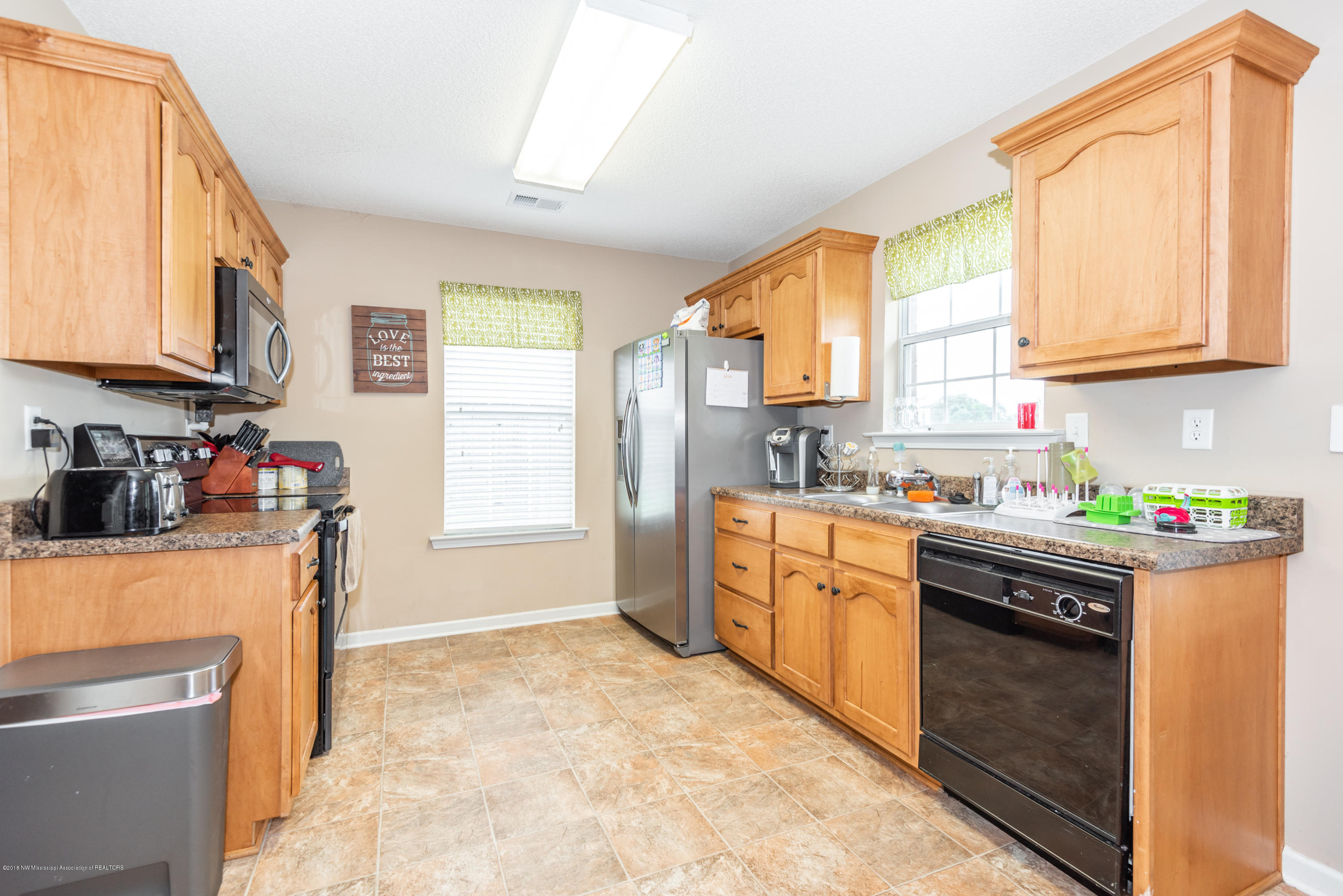 361 East Oak Grove Road Hernando, MS 38632 - Photo 6 of 25 DSC_3188