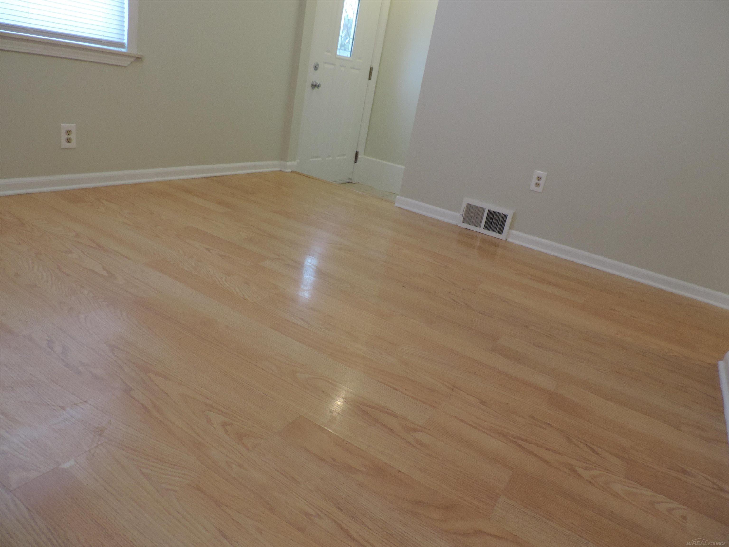 11036 Stephens Warren, MI 48089 - Photo 4 of 22
