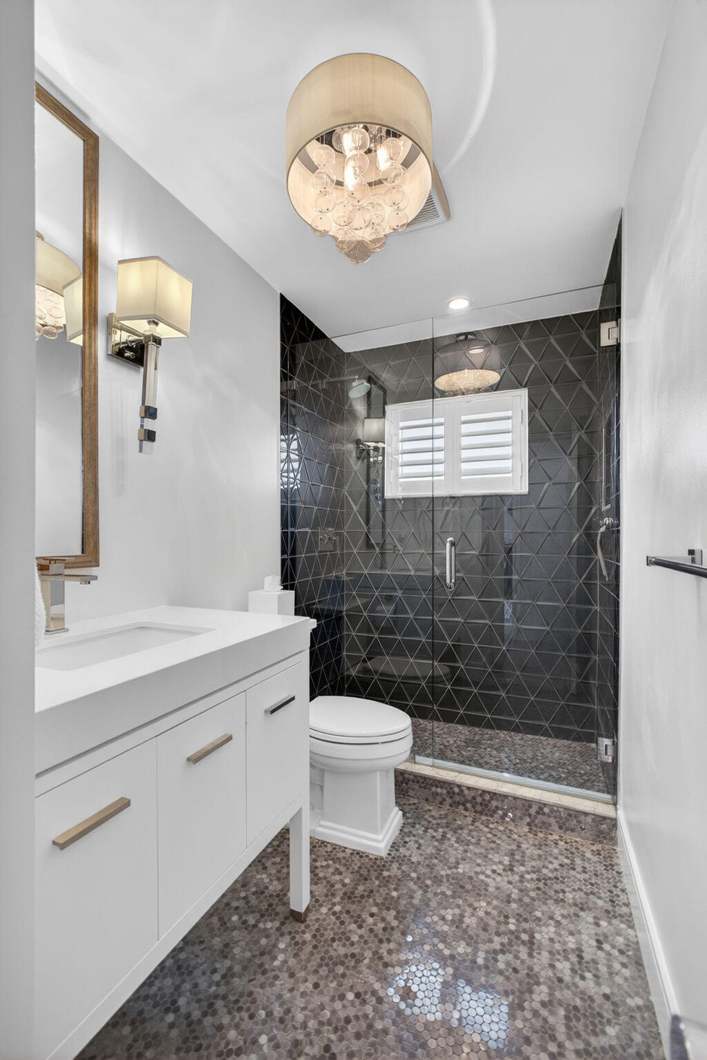 1160 Coral Way Singer Island, FL 33404 - Photo 27 of 62 GUEST BATH