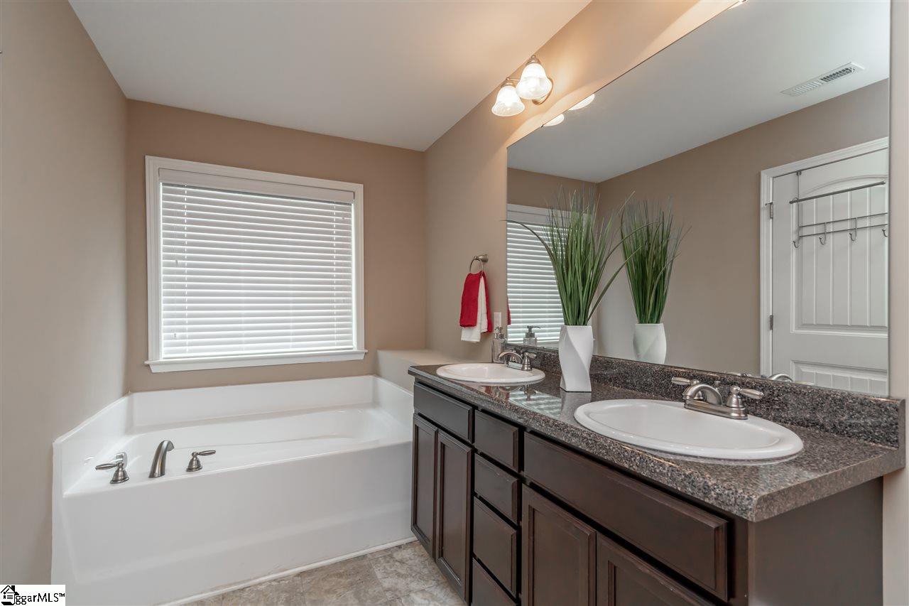 158 Tiara Ridge Lane Duncan, SC 29334 - Photo 4 of 20 Gallery Image 4