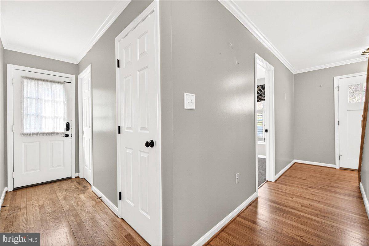7503 Rockwood Road Frederick, MD 21702 - Photo 13 of 49 Side Entry Way
