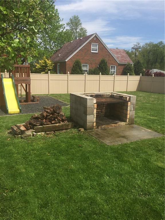 708 Walnut Street Monongahela, PA 15063 - Photo 20 of 22 Large beautiful yard - completely fenced in!