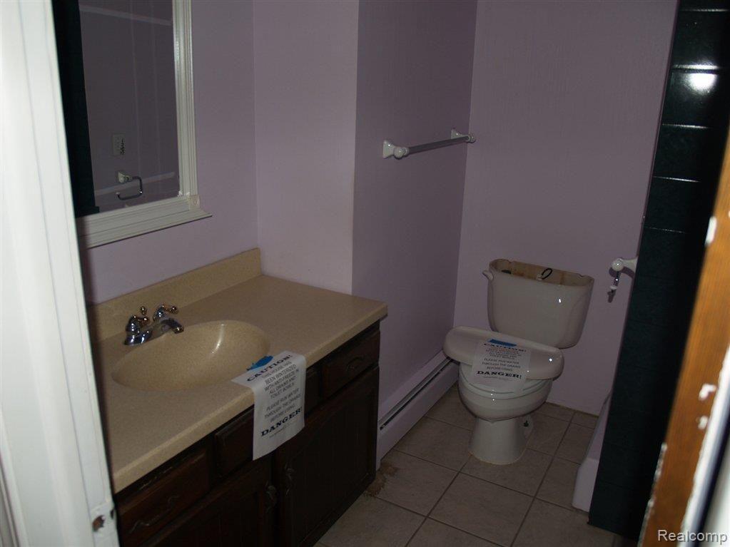 7136 Hinchey Road Pinckney, MI 48169 - Photo 3 of 16 Bath.JPG