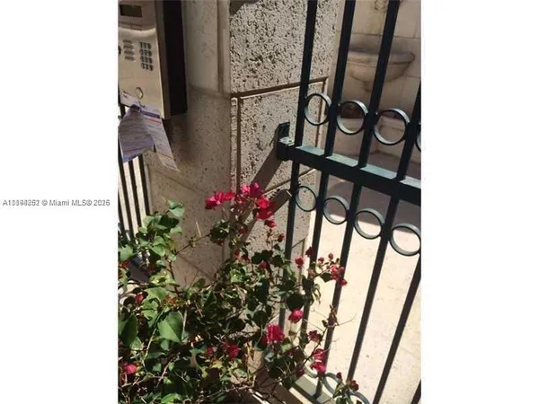 $2,175 | 8888 Collins Avenue, Unit 316, Surfside, FL 33154