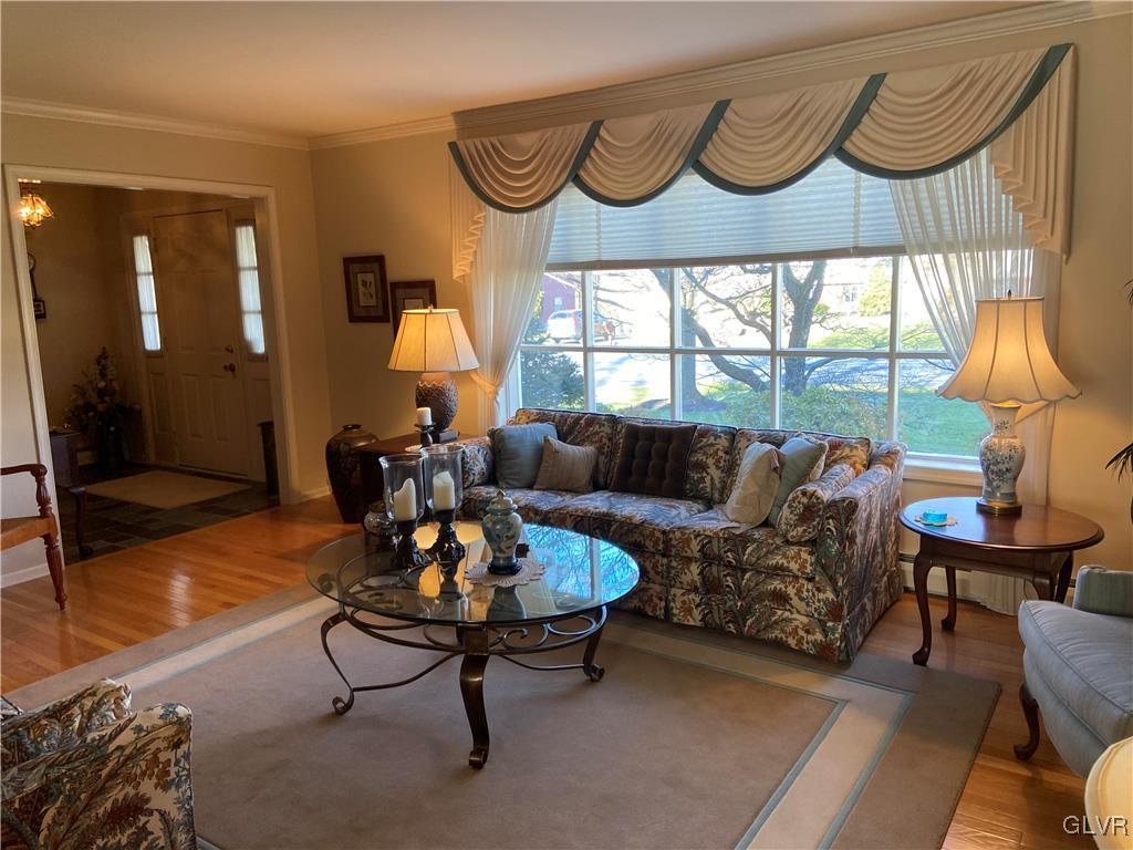 523 Mountain View Road Nazareth, PA 18064 - Photo 8 of 49 Gallery Image 8
