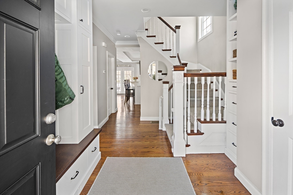 45 Circuit Road Dedham, MA 02026 - Photo 3 of 21