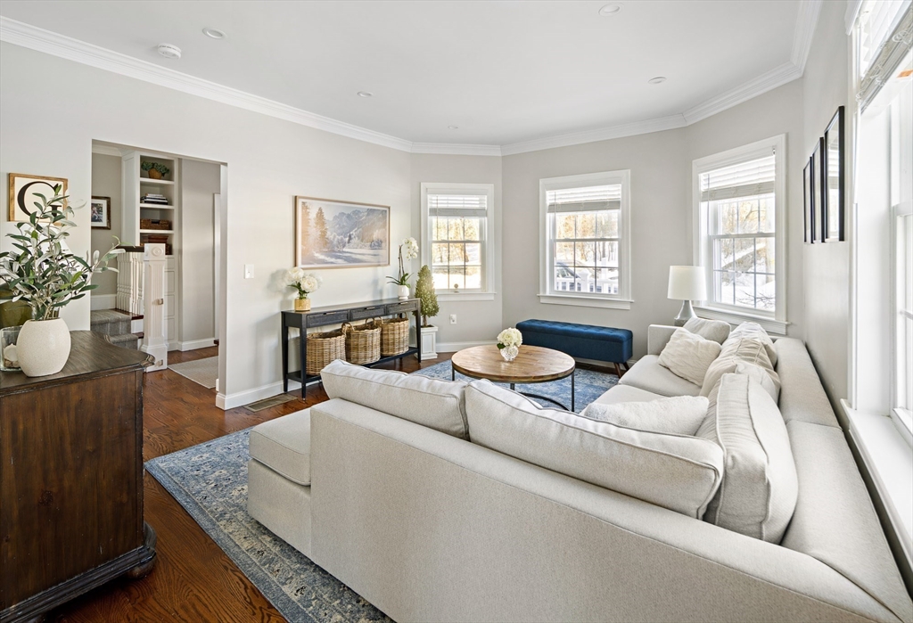 45 Circuit Road Dedham, MA 02026 - Photo 4 of 21