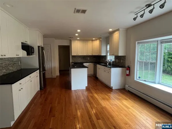 $5,100 | 7 Carriage Court, Washington Township, NJ 07676
