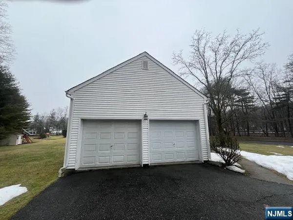 $5,100 | 7 Carriage Court, Washington Township, NJ 07676