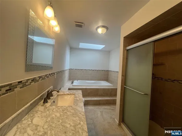 $5,100 | 7 Carriage Court, Washington Township, NJ 07676