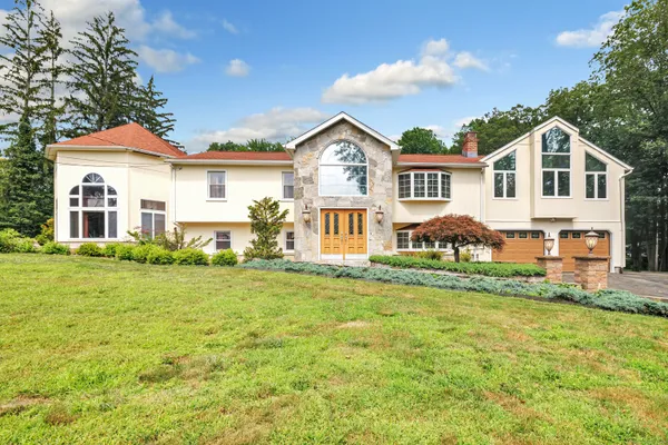 $1,100,000 | 40 Walnut Street, Monroe, CT 06468