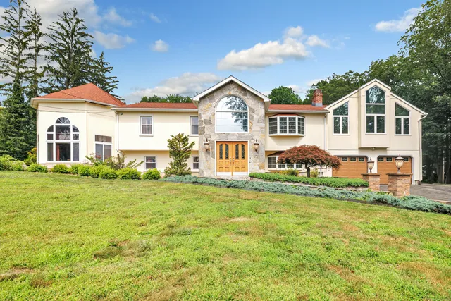 $1,300,000 | 40 Walnut Street, Monroe, CT 06468