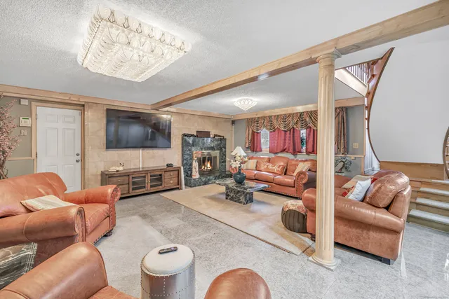 $1,300,000 | 40 Walnut Street, Monroe, CT 06468