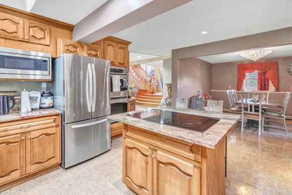 $1,100,000 | 40 Walnut Street, Monroe, CT 06468