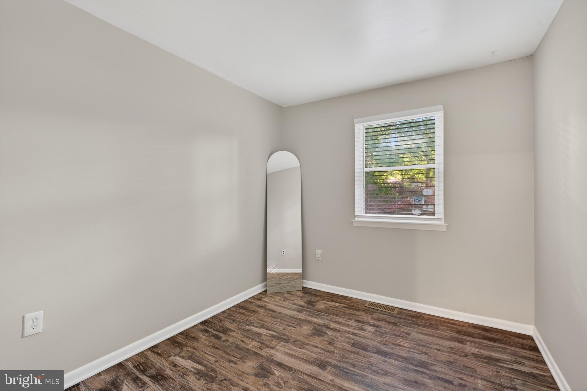 9333 Pan Ridge Road Baltimore, MD 21234 - Photo 17 of 37
