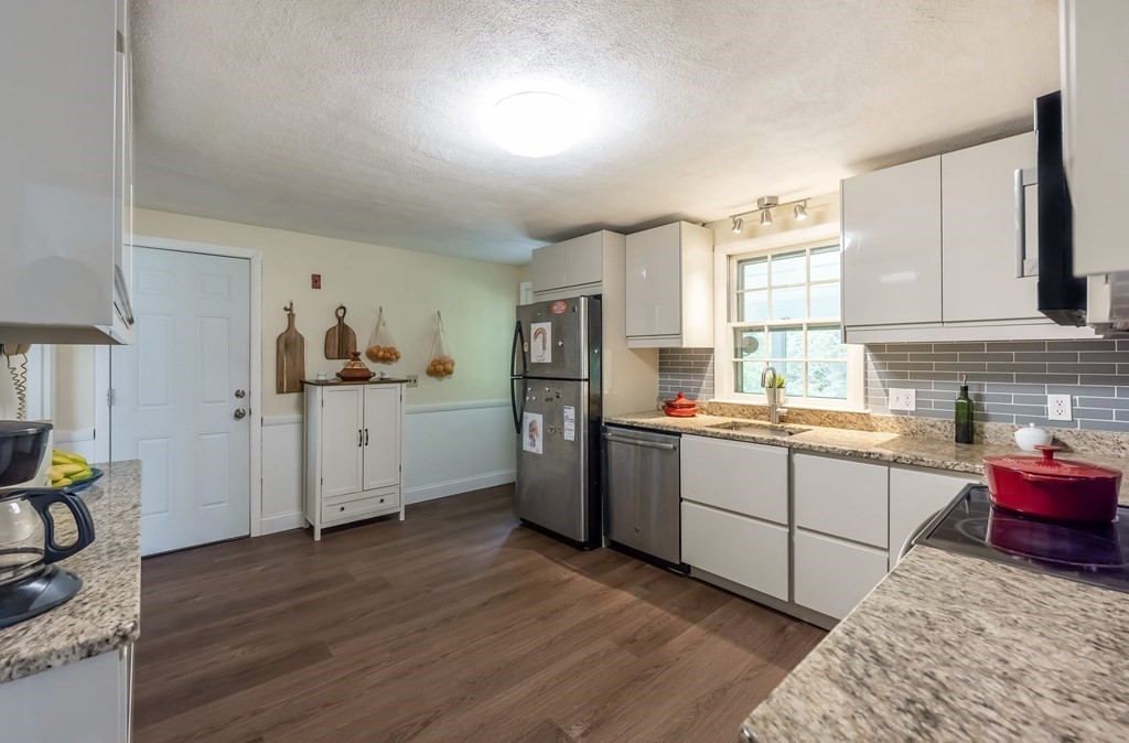 1 Lovejoy Road Andover, MA 01810 - Photo 8 of 25 Gallery Image 8