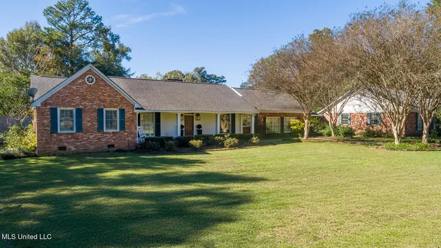 $565,000 | 102 Melrose Montebello Parkway, Natchez, MS 39120