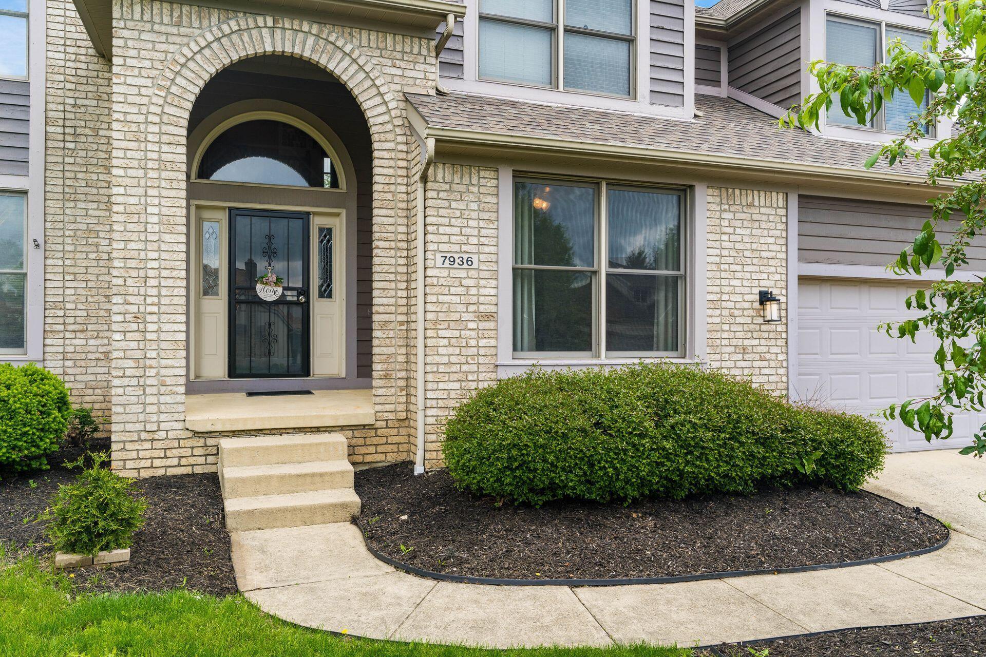 7936 Slate Ridge Boulevard Reynoldsburg, OH 43068 - Photo 4 of 18 006_36 Slate Ridge Blvd - 007