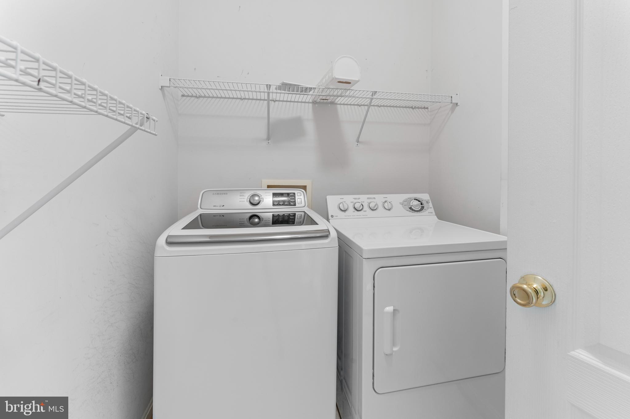 6002 St Hubert Lane Centreville, VA 20121 - Photo 19 of 27 a utility room with dryer and washer