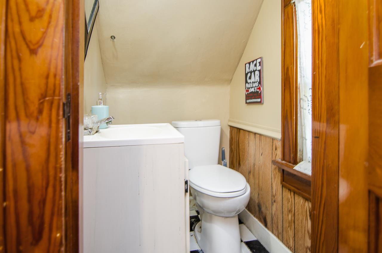 2404 Lincoln Avenue Two Rivers, WI 54241 - Photo 14 of 32 Gallery Image 14