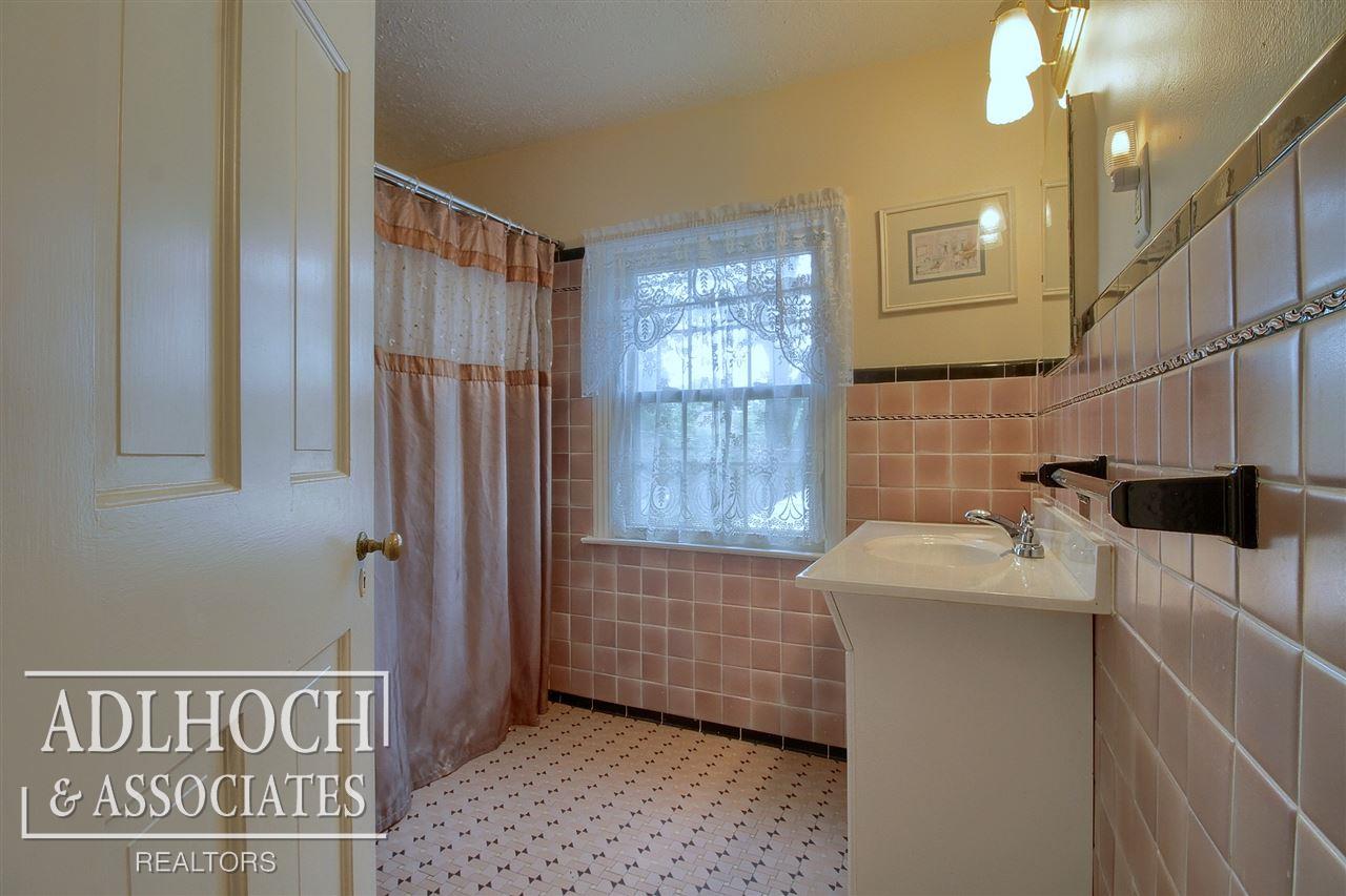 1608 Hampton Road Grosse Pointe Woods, MI 48236 - Photo 16 of 30